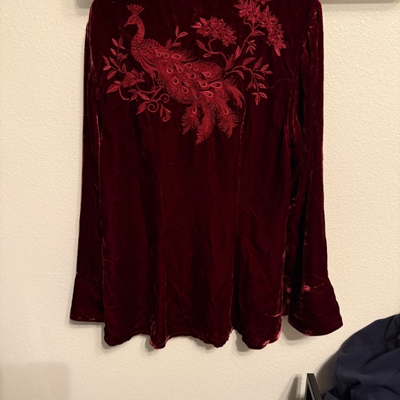 VELVET VINTAGE BUTTON DOWN SHIRT - Picture 2 of 2